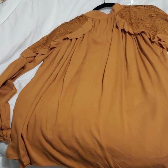 ♥️New boutique lace shoulder top - Picture 12 of 15